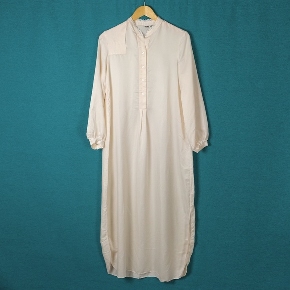 Christian Dior Jr's Vintage Cream Nightgown w/lace collar